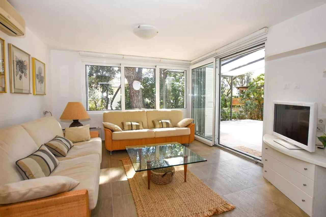 Seaside Holiday House Mandre, Pag - 19691 Kolan 0*,
